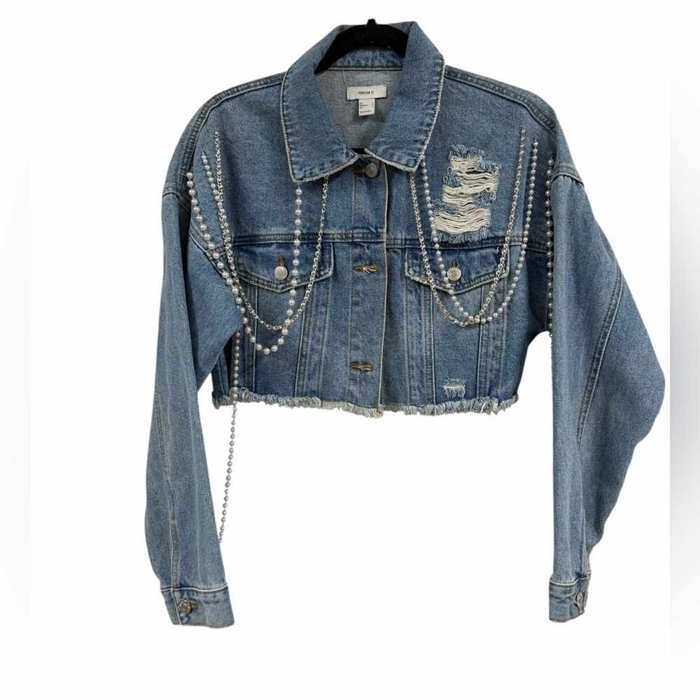 Forever 21 Pearl Beaded Cropped Denim Jacket Distressed Size Small‎